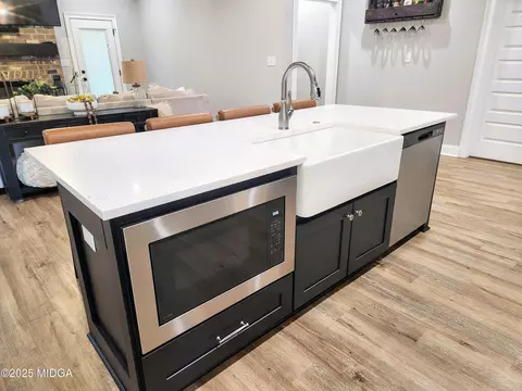 Kitchen - 109 Raspberry Trl, Perry, GA 31069 photo 5 of 9