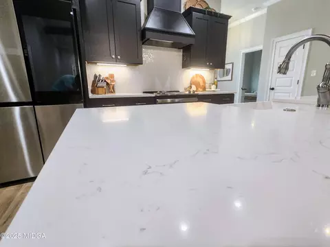 Kitchen - 109 Raspberry Trl, Perry, GA 31069 photo 6 of 9