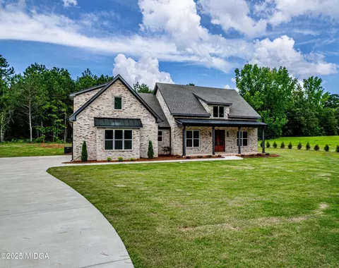 8273 Estes Rd, Macon, GA 31220