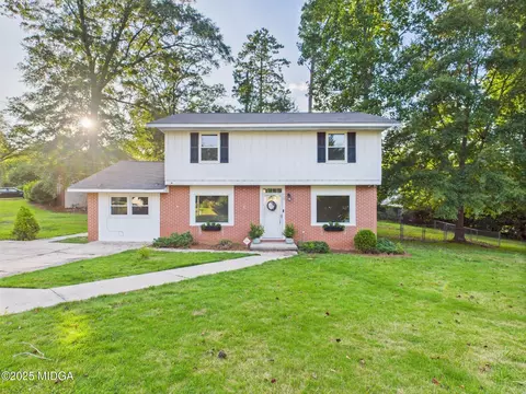 752 S Forest Lake Dr, Macon, GA 31210