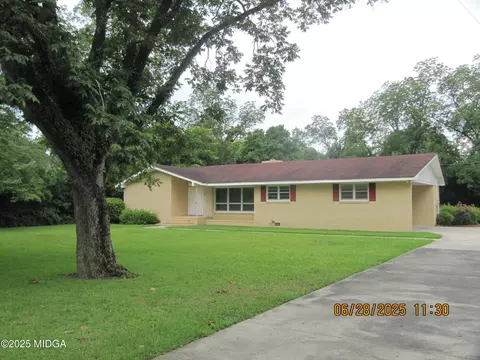 141 N Main St, Gordon, GA 31031