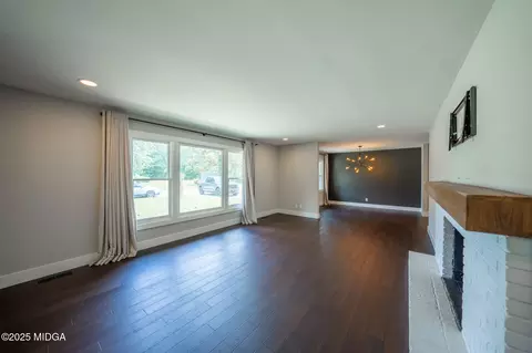 Living - 1202 Fairway Dr, Perry, GA 31069 photo 5 of 7