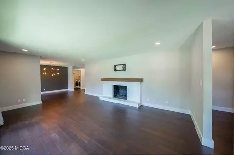Living - 1202 Fairway Dr, Perry, GA 31069 photo 4 of 7