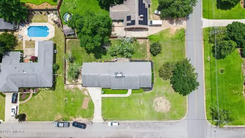 View/Area - 1202 Fairway Dr, Perry, GA 31069 photo 6 of 6