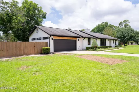 Exterior - 1202 Fairway Dr, Perry, GA 31069 photo 2 of 22