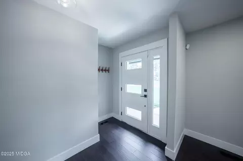 Entry Way - 1202 Fairway Dr, Perry, GA 31069 photo 3 of 3
