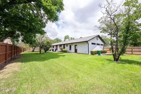 Exterior - 1202 Fairway Dr, Perry, GA 31069 photo 18 of 22