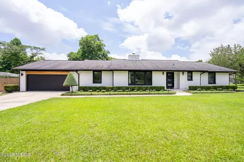 1202 Fairway Dr, Perry, GA 31069