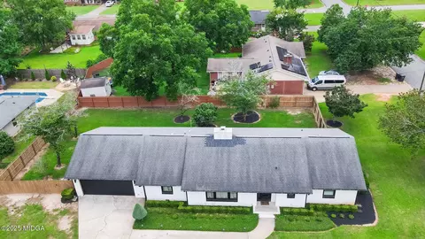 View/Area - 1202 Fairway Dr, Perry, GA 31069 photo 5 of 6