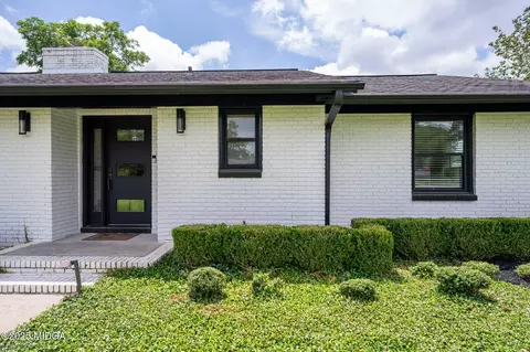 Exterior - 1202 Fairway Dr, Perry, GA 31069 photo 13 of 22