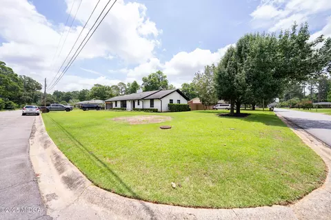 Exterior - 1202 Fairway Dr, Perry, GA 31069 photo 22 of 22