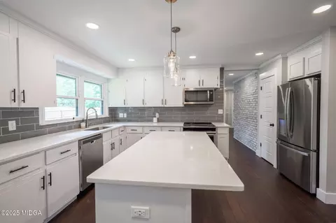 Kitchen - 1202 Fairway Dr, Perry, GA 31069 photo 2 of 3