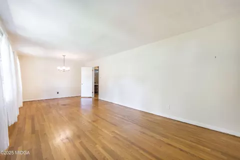 101 Spring St, Warner Robins, GA 31088 photo 4