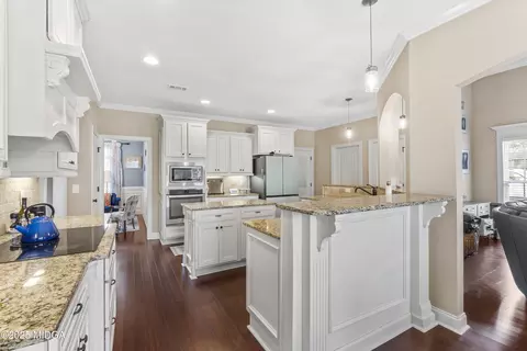 1006 N Carmenville Dr, Bonaire, GA 31005