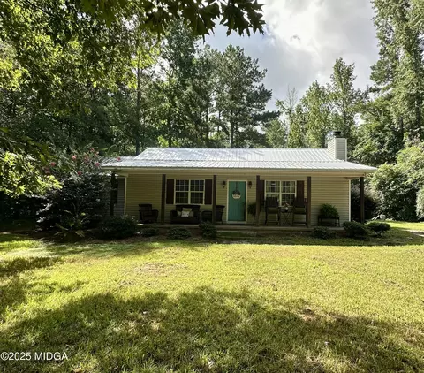685 Creekview Dr, Lizella, GA 31052