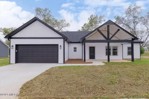 128 Easy St, Cochran, GA 31014