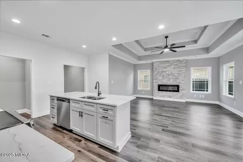 100 Early Dr, Byron, GA 31008 photo 14