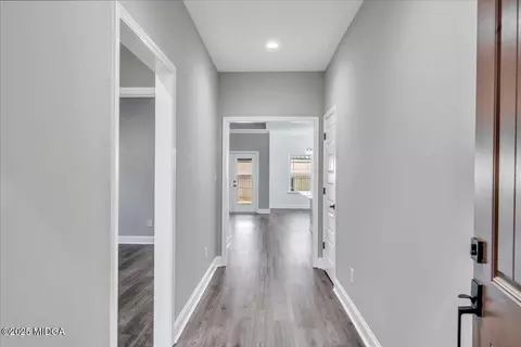 100 Early Dr, Byron, GA 31008 photo 4