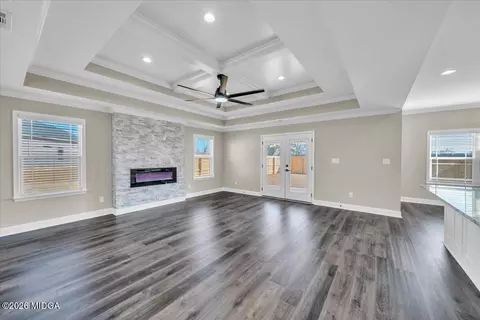 Living - 103 Early Dr, Byron, GA 31008 photo 5 of 7