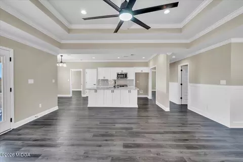 Living - 103 Early Dr, Byron, GA 31008 photo 7 of 7