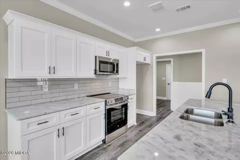 Kitchen - 103 Early Dr, Byron, GA 31008 photo 4 of 4