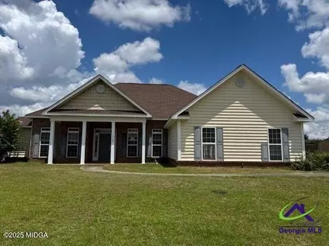 318 Lovorn Cir, Warner Robins, GA 31088