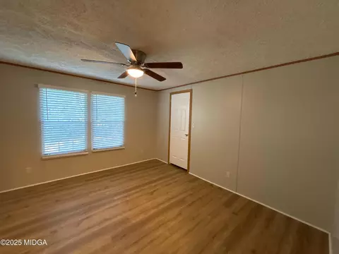 Living - 137 Alview Dr, Macon, GA 31206 photo 6 of 6
