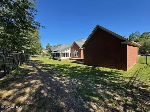 Exterior - 110 Hampton Pointe Pointe, Warner Robins, GA 31088 photo 3 of 4