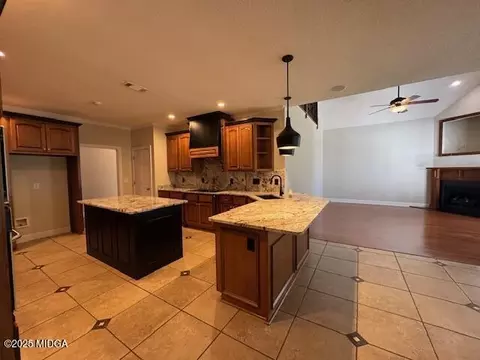 Kitchen - 110 Hampton Pointe Pointe, Warner Robins, GA 31088 photo 1 of 4