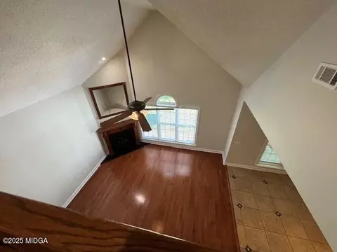 Living - 110 Hampton Pointe Pointe, Warner Robins, GA 31088 photo 7 of 8