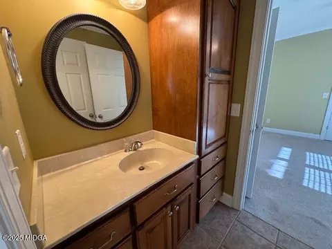 Bath - 110 Hampton Pointe Pointe, Warner Robins, GA 31088 photo 2 of 8