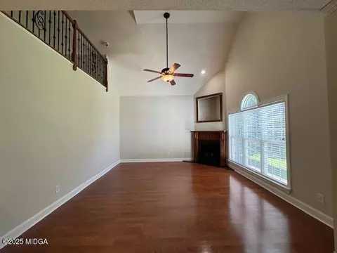 Living - 110 Hampton Pointe Pointe, Warner Robins, GA 31088 photo 5 of 8