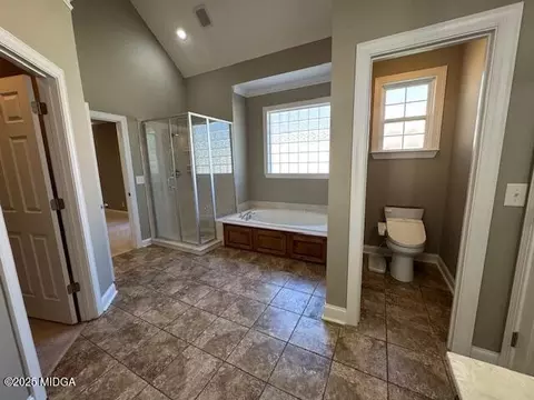 Bath - 110 Hampton Pointe Pointe, Warner Robins, GA 31088 photo 8 of 8
