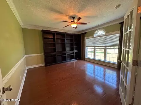 Living - 110 Hampton Pointe Pointe, Warner Robins, GA 31088 photo 1 of 8