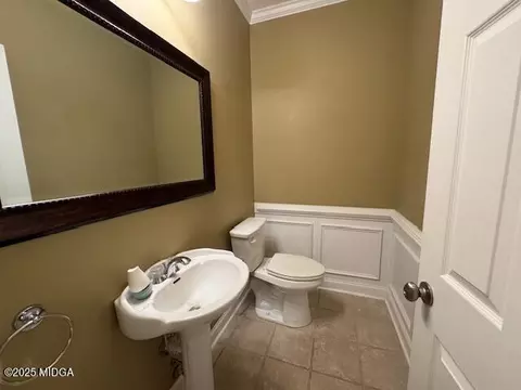 Bath - 110 Hampton Pointe Pointe, Warner Robins, GA 31088 photo 4 of 8