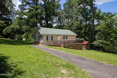 125 Twin Lakes Rd SE, Milledgeville, GA 31061