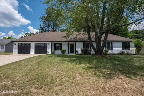 224 Crestwood Cir, Centerville, GA 31028