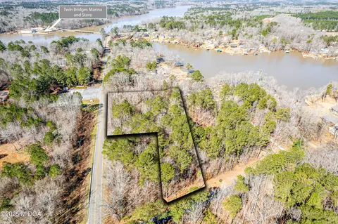 101 W A Bear Creek Rd, Eatonton, GA 31024