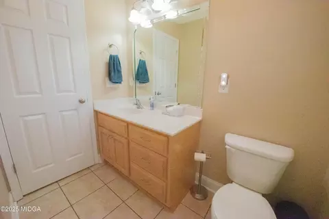 Bath - 303 Vanessa Dr, Centerville, GA 31028 photo 6 of 7