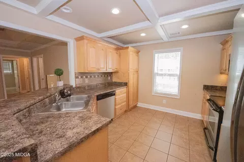 Kitchen - 303 Vanessa Dr, Centerville, GA 31028 photo 3 of 4