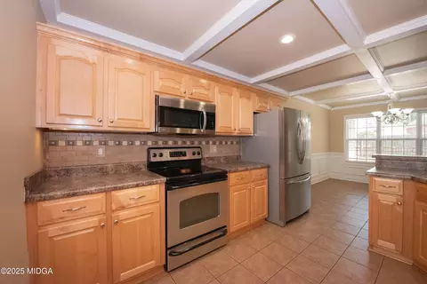 Kitchen - 303 Vanessa Dr, Centerville, GA 31028 photo 2 of 4