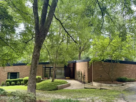 2810 Hillandale Cir, Macon, GA 31204