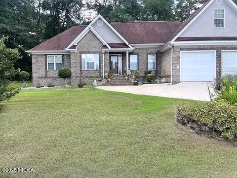 127 Troutman Dr, Macon, GA 31211