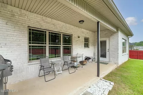 519 Barbara Ct, Forsyth, GA 31029 photo 9