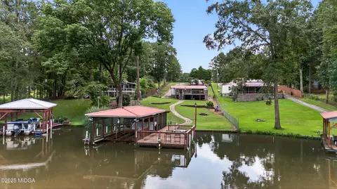 152 Possum Point Dr, Eatonton, GA 31024