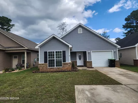 100 Stanton Cir, Warner Robins, GA 31093