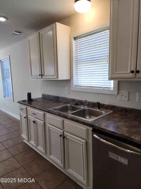 100 Stanton Cir, Warner Robins, GA 31093 photo 4