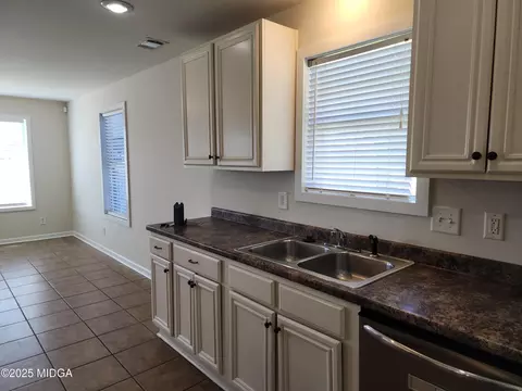 100 Stanton Cir, Warner Robins, GA 31093 photo 5