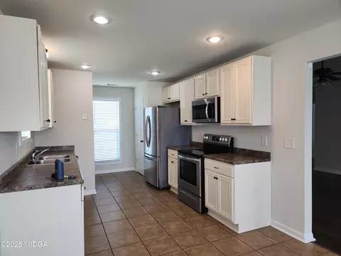 100 Stanton Cir, Warner Robins, GA 31093 photo 6