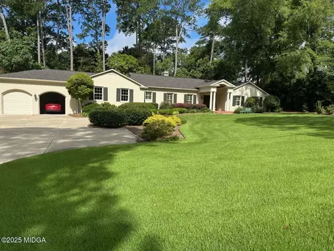 223 Country Club Rd, Macon, GA 31210